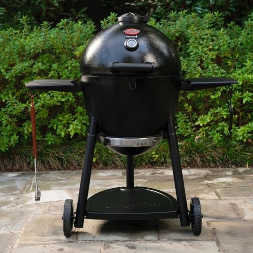 Kamado Char-Griller Akorn charcoal outdoor grill