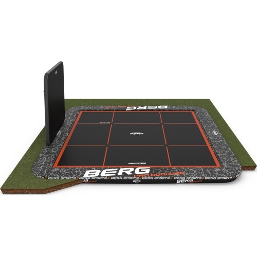 BERG SPORTS Ultim Pro Bouncer FlatGround 5x5 + AeroWall