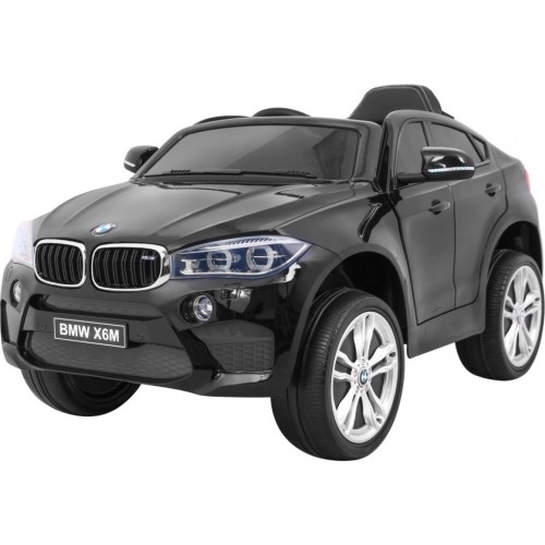 Pojazd BMW X6M lakierowany na czarno