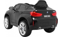 Pojazd BMW X6M lakierowany na czarno