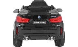 Pojazd BMW X6M lakierowany na czarno