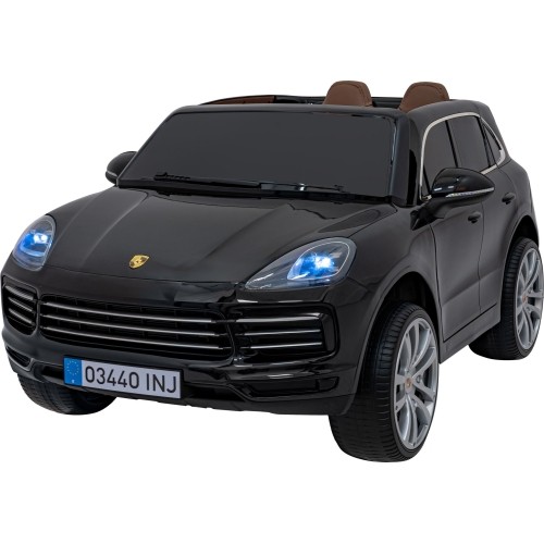 Pojazd Porsche Cayenne S lakierowany na czarno