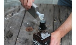 Piersiówka z lejkiem Vargo Titanium 240ml