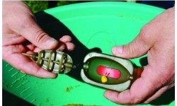 Foremka do zanętowego koszyczka Method Feeder Extra Carp CLAY