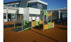 Zestaw na plac zabaw dla osób na wózkjach inwalidzkich Inter-Play Kajo 1