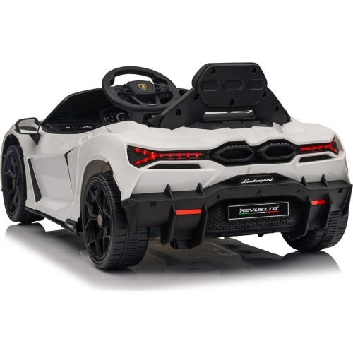 Biały pojazd Lamborghini Revuelto