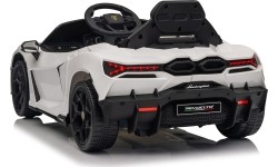 Biały pojazd Lamborghini Revuelto