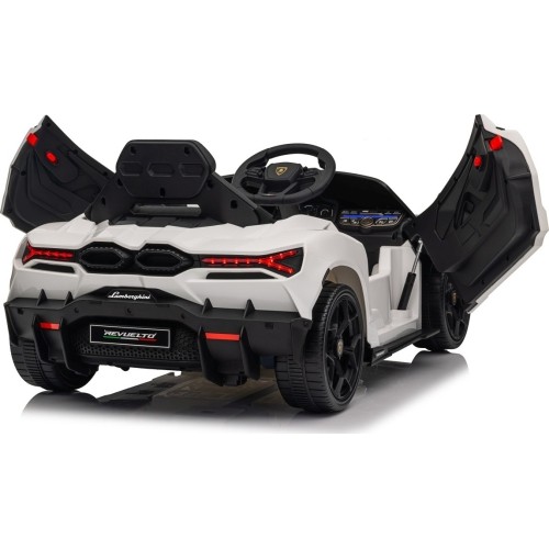 Biały pojazd Lamborghini Revuelto