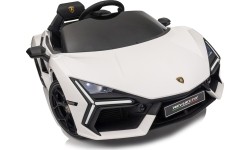 Biały pojazd Lamborghini Revuelto