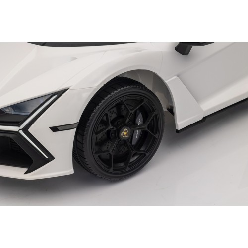 Biały pojazd Lamborghini Revuelto