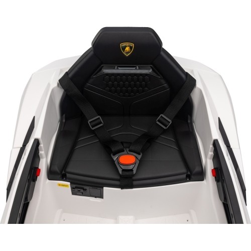 Biały pojazd Lamborghini Revuelto