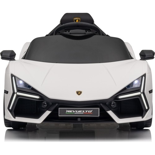 Biały pojazd Lamborghini Revuelto
