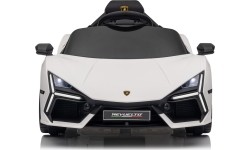 Biały pojazd Lamborghini Revuelto