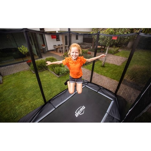 Trampolina BERG Ultim Favorit InGround - 280 cm, zielona, z siatką zabezpieczającą Comfort