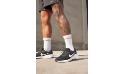 Nike Avalynė Vyrams Revolution 7 Black White FB2207 001