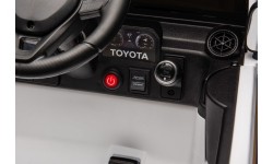 Pojazd Toyota Land Cruiser PRADO Biały