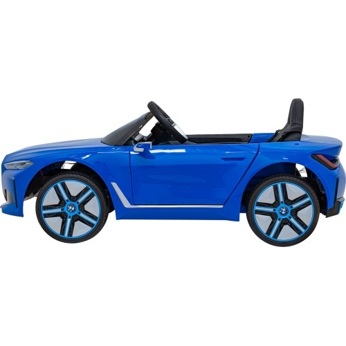 Pojazd elektryczny BMW I4 niebieski