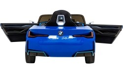 Pojazd elektryczny BMW I4 niebieski