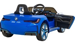 Pojazd elektryczny BMW I4 niebieski