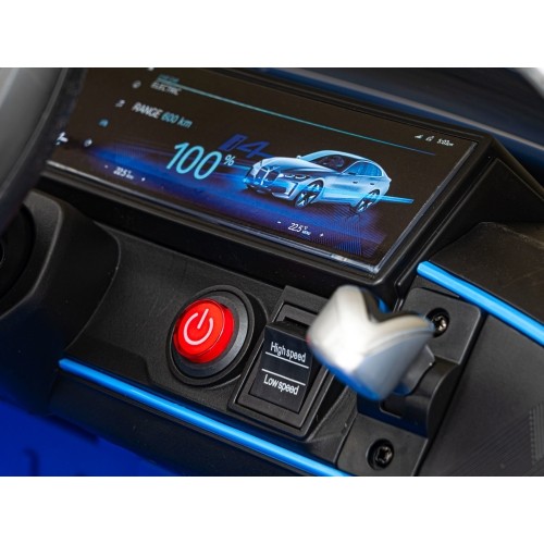 Pojazd elektryczny BMW I4 niebieski