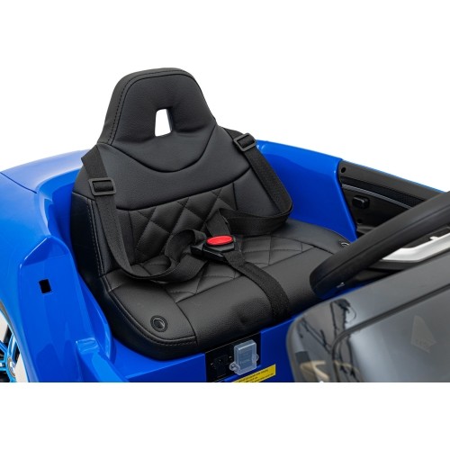 Pojazd elektryczny BMW I4 niebieski