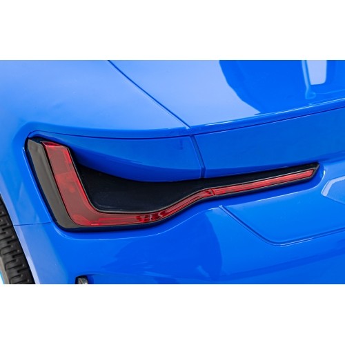 Pojazd elektryczny BMW I4 niebieski