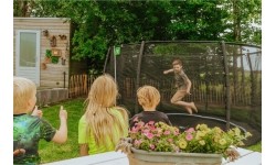 EXIT Dynamiczna trampolina naziemna ø305cm z siatką zabezpieczającą - czarna