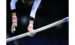 Asymetryczne poręcze zawodnicze RIO, krótka linka, standardowy drewniany uchwyt