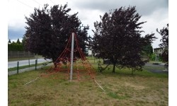Siatka wspinaczkowa na plac zabaw Inter-Play Mt. Gerlach
