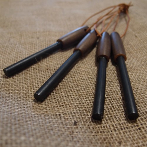 Podpałka JuBö Buschcraft Firesteel Oak