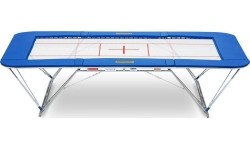 Trampolina wyczynowa Ultimate, mata 6 x 4 mm, osłony 50 mm, ze stojakami na kółkach transportowych