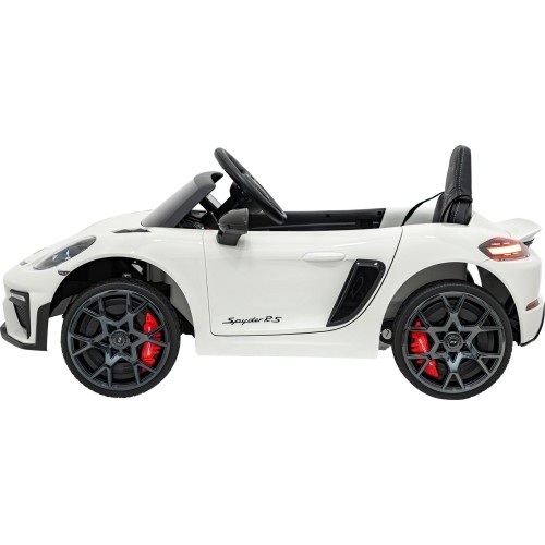 Lakierowanie pojazdu Porsche 718 na biało