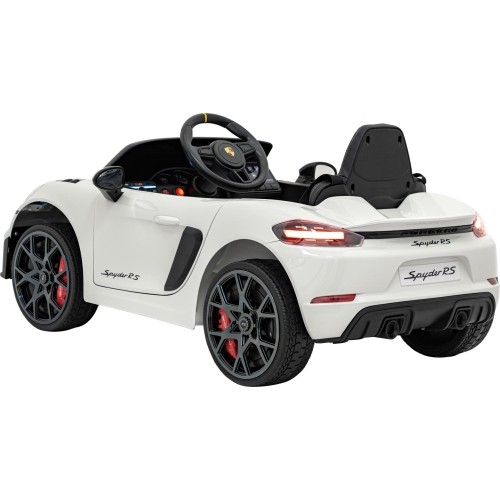 Lakierowanie pojazdu Porsche 718 na biało