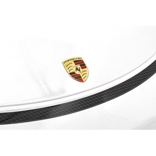 Lakierowanie pojazdu Porsche 718 na biało