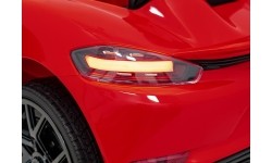 Pojazd Porsche 718 z czerwonym lakierem