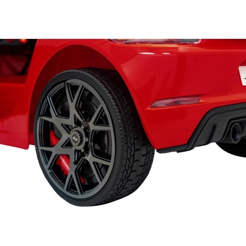 Pojazd Porsche 718 z czerwonym lakierem