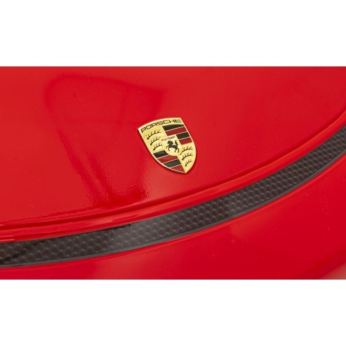 Pojazd Porsche 718 z czerwonym lakierem