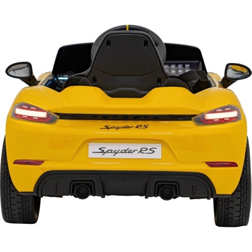 Pojazd Porsche 718 malowany na żółto