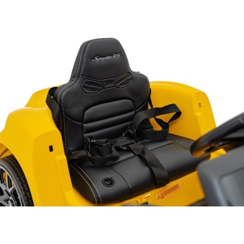 Pojazd Porsche 718 malowany na żółto