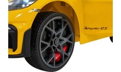 Pojazd Porsche 718 malowany na żółto