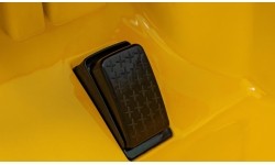 Pojazd Porsche 718 malowany na żółto