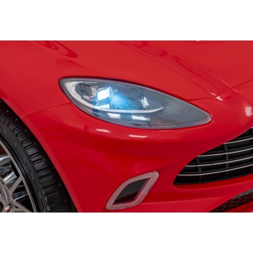 Aston Martin DBX pojazd czerwony