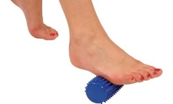 MVS Wałek do masażu z kolcami 15 cm niebieski