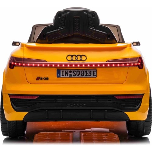 Audi SQ8 pojazd Żółty