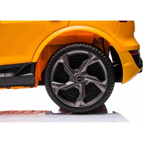 Audi SQ8 pojazd Żółty