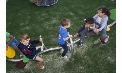 Huśtawka równoważnia na plac zabaw Inter-Play Balancilo 2