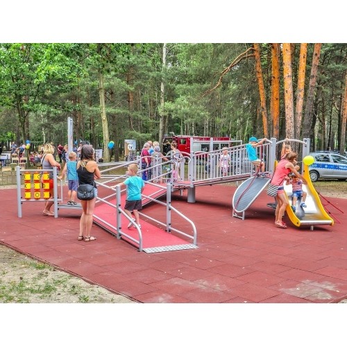 Zestaw integracyjny na plac zabaw dla osób na wózkach inwalidzkich Inter-Play Centaur
