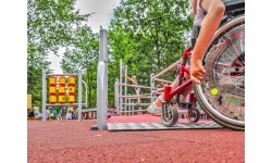 Zestaw integracyjny na plac zabaw dla osób na wózkach inwalidzkich Inter-Play Centaur