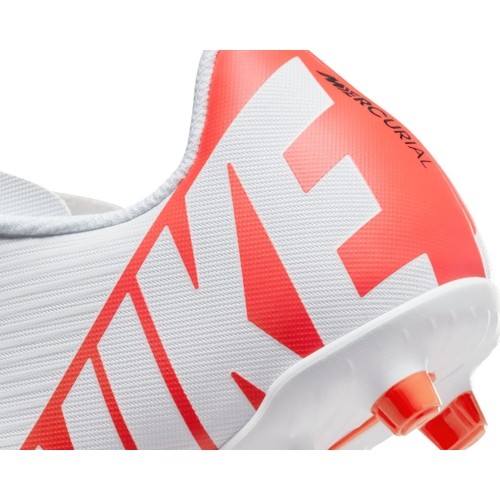 Buty piłkarskie Nike Jr Vapor 15 Club FG/MG dla młodzieży białe DJ5958 600