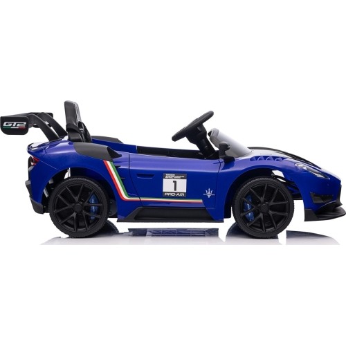 Maserati MC20 GT2 pojazd niebieski